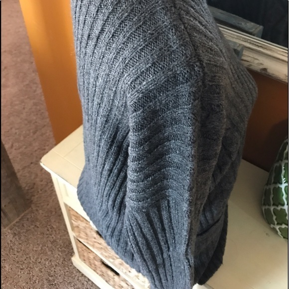 NWT Abercrombie & Fitch Gray Boxy Cable Sweater S - Picture 4 of 5